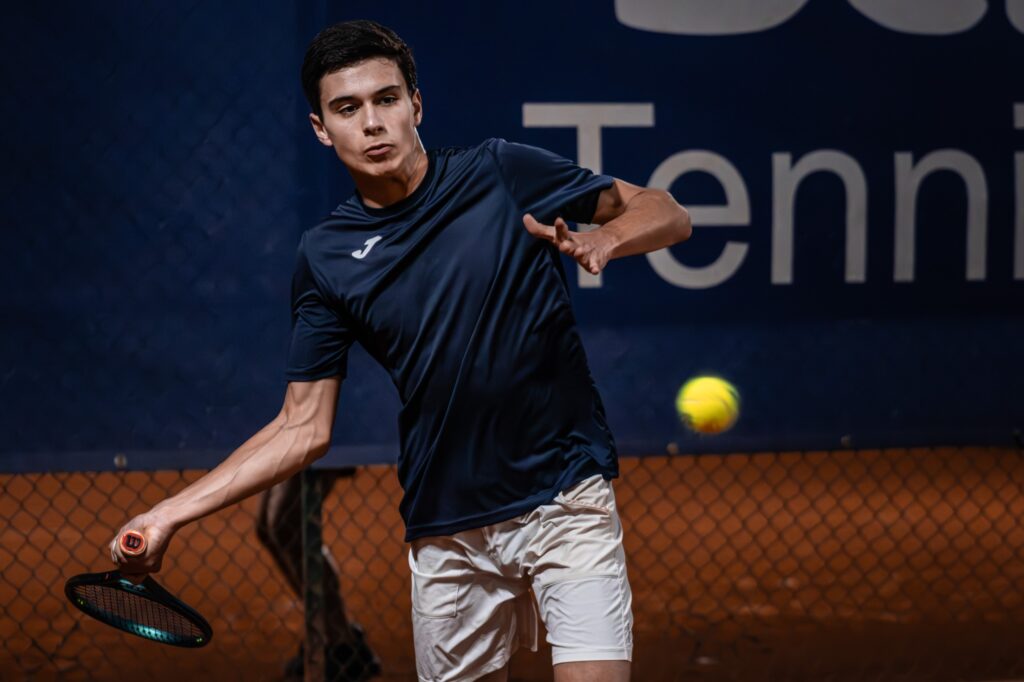 Bernardo Severino e Diogo Coelho irão discutir o título no Campeonato Regional Absoluto Associação de Ténis de Lisboa