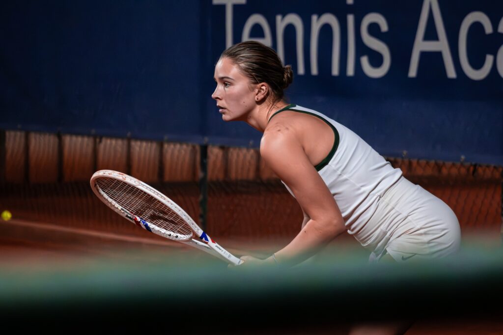 Miroslava Medvedeva e Thamyrys Araujo garantem presença na final do Campeonato Regional Absoluto Feminino Associação de Ténis de Lisboa